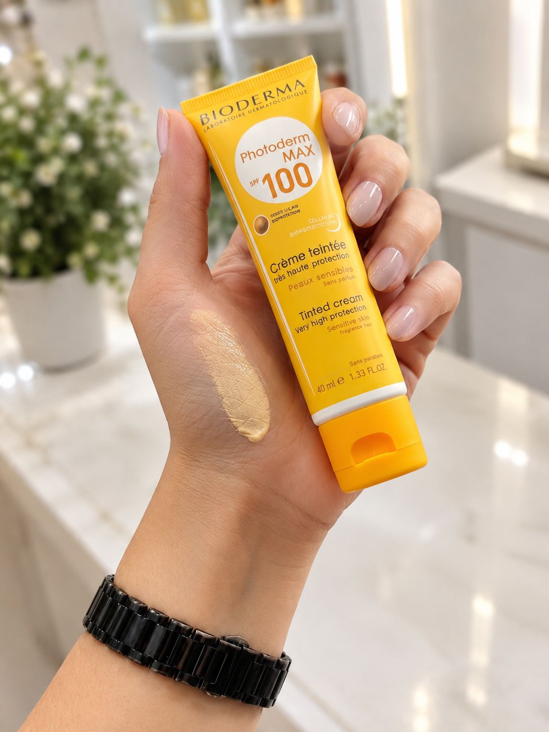 ضد آفتاب رنگی spf 100 بایودرما برای پوست خشک و حساس